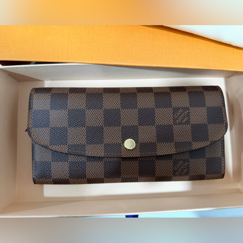 Authentic Louis Vuitton wallet - NEVER USED